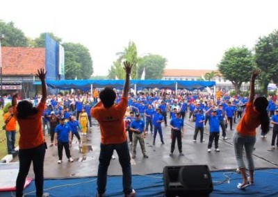 Project - Olahraga Tawa PT. PAL Indonesia (Persero) - 1000 peserta tertawa bersama